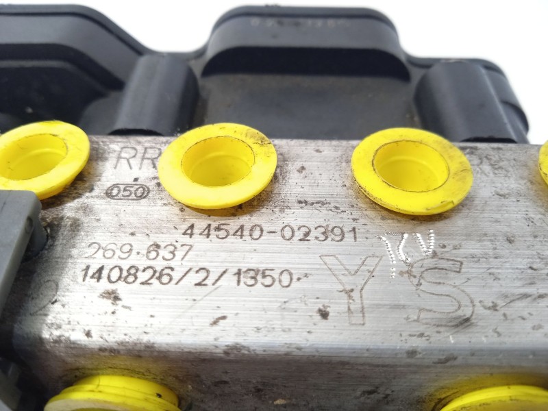 Recambio de abs para toyota auris active referencia OEM IAM 4454002391 2265106455 269637