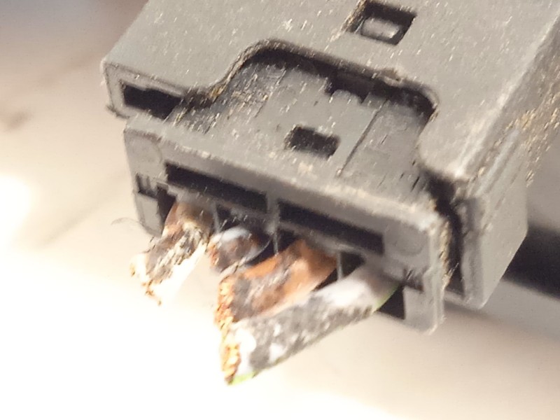 Recambio de cerradura maletero / porton para bmw 3 (e90) 320 d referencia OEM IAM 8196401 51248196401 