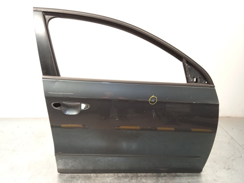 Recambio de puerta delantera derecha para volkswagen passat b6 (3c2) 2.0 tdi referencia OEM IAM 3C4831056J  