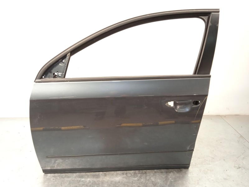 Recambio de puerta delantera izquierda para volkswagen passat b6 (3c2) 2.0 tdi referencia OEM IAM 3C4831055J  