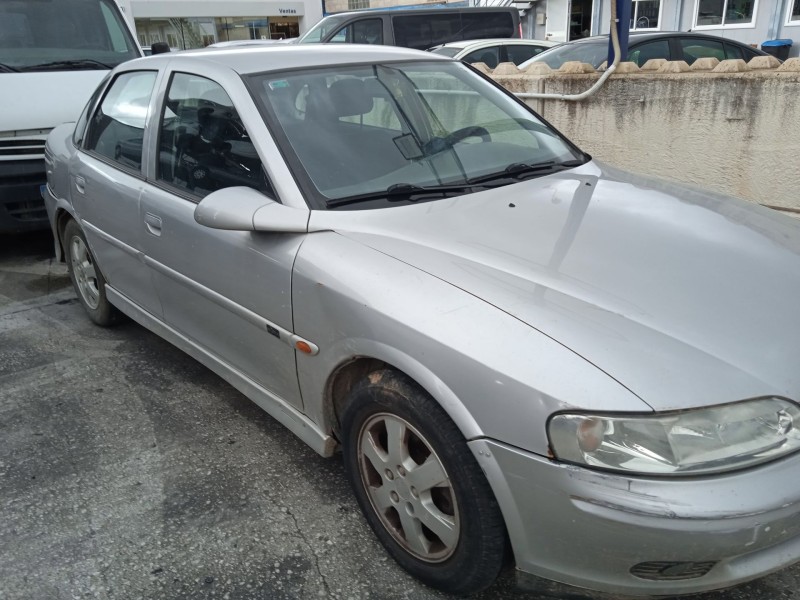 opel vectra b (j96) del año 2001