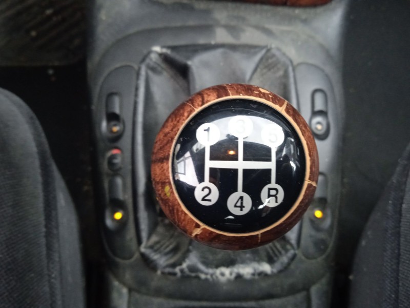 opel vectra b (j96) del año 2001