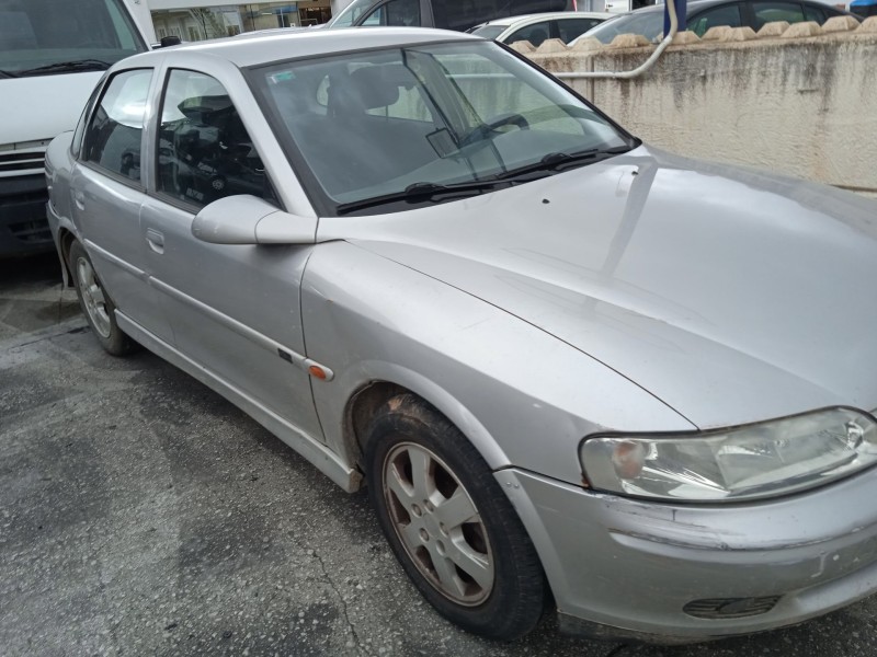 opel vectra b (j96) del año 2001