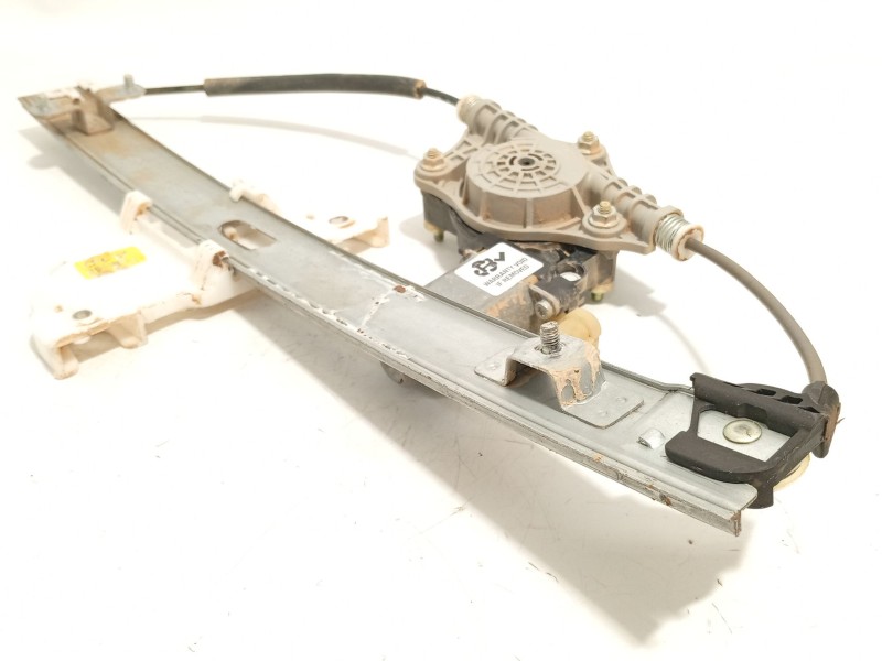 ELEVALUNAS TRASERO DERECHO 83402H8100 