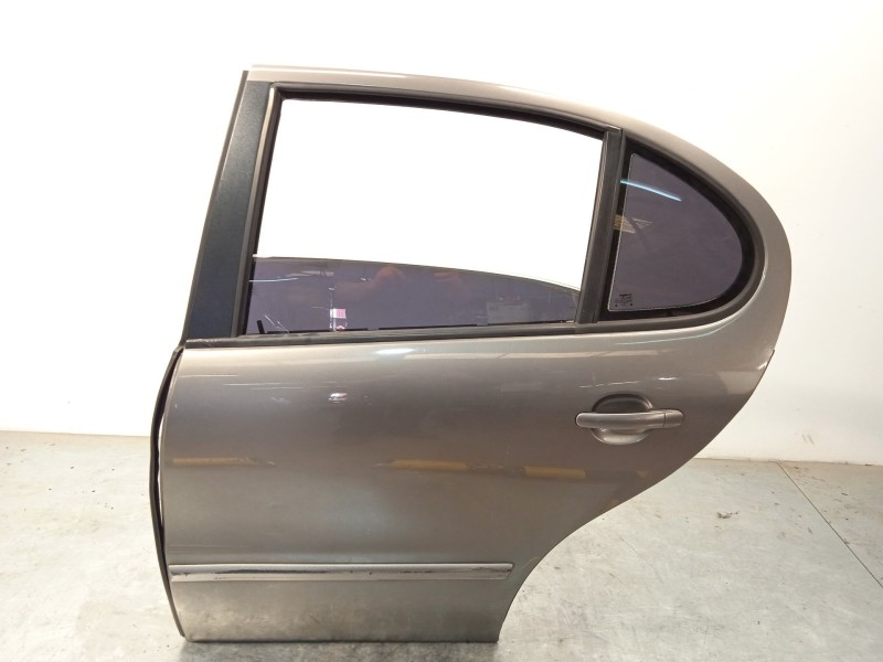 PUERTA TRASERA IZQUIERDA 1M0833055L 1M0833055M 