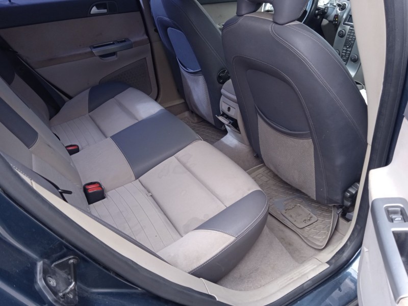 volvo v50 (545) del año 2004
