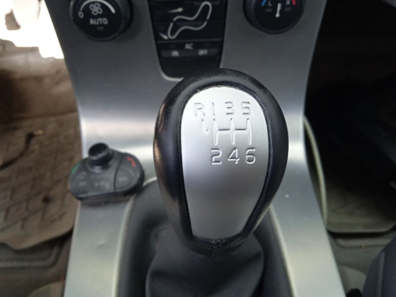 volvo v50 (545) del año 2004