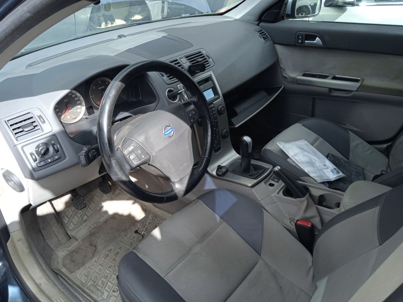 volvo v50 (545) del año 2004