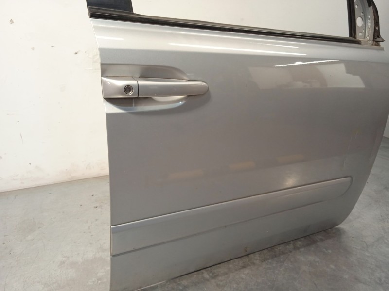 Recambio de puerta delantera derecha para kia carnival / grand carnival iii (vq) 2.9 crdi referencia OEM IAM 760044D010  