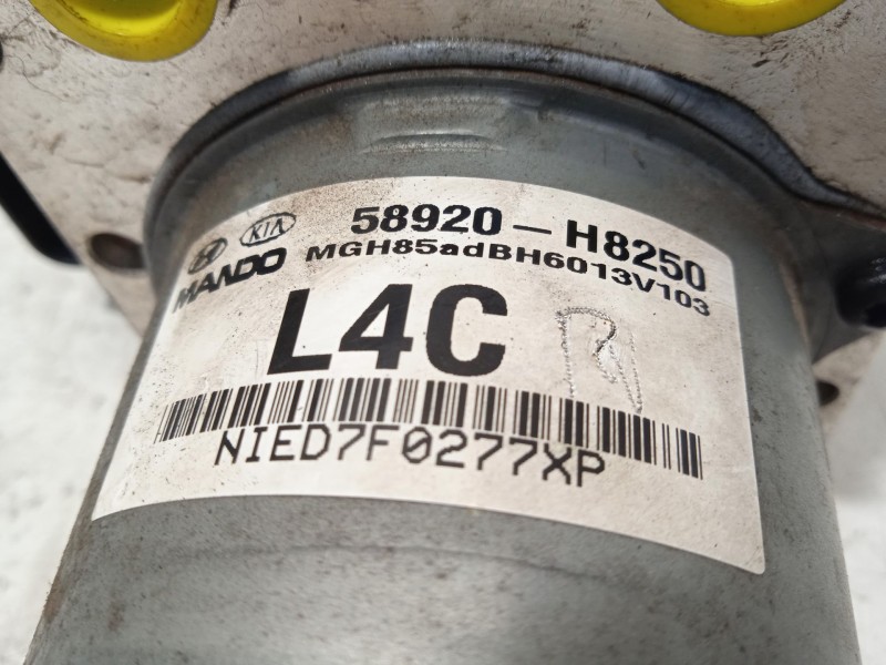 Recambio de abs para kia stonic (ybcuv) drive referencia OEM IAM 58920H8250 BE6003V107 MGH85ADBH6013V103