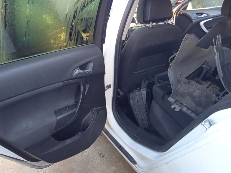 opel insignia a sports tourer (g09) del año 2010