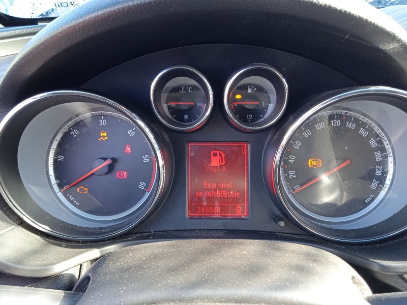 opel insignia a sports tourer (g09) del año 2010