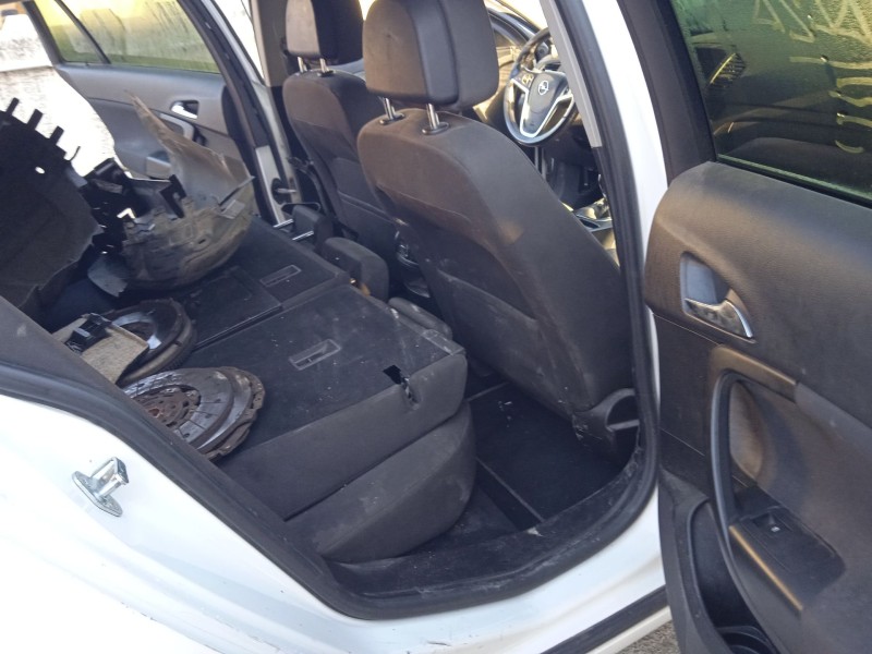 opel insignia a sports tourer (g09) del año 2010