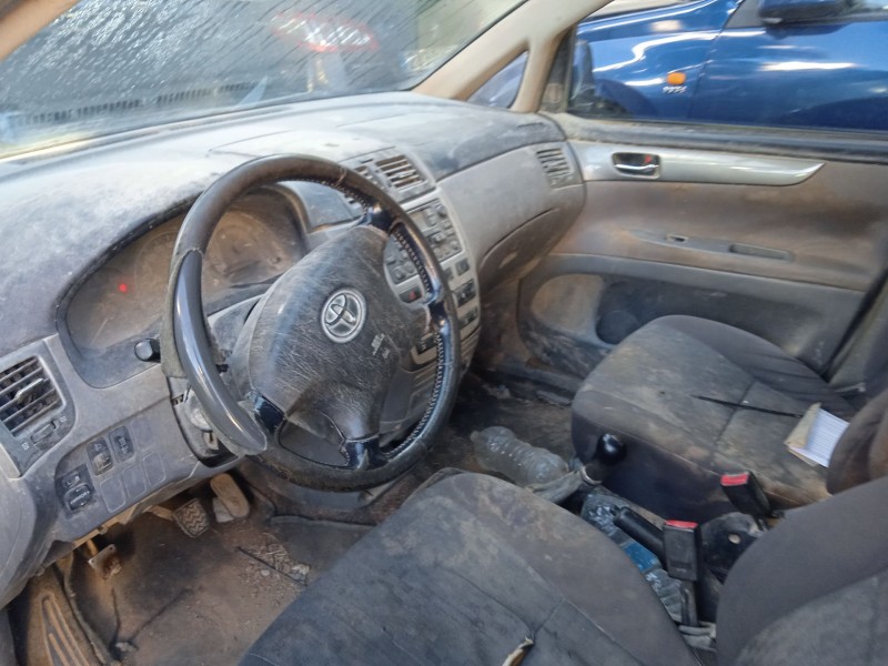 toyota ipsum (_m2_) del año 2001