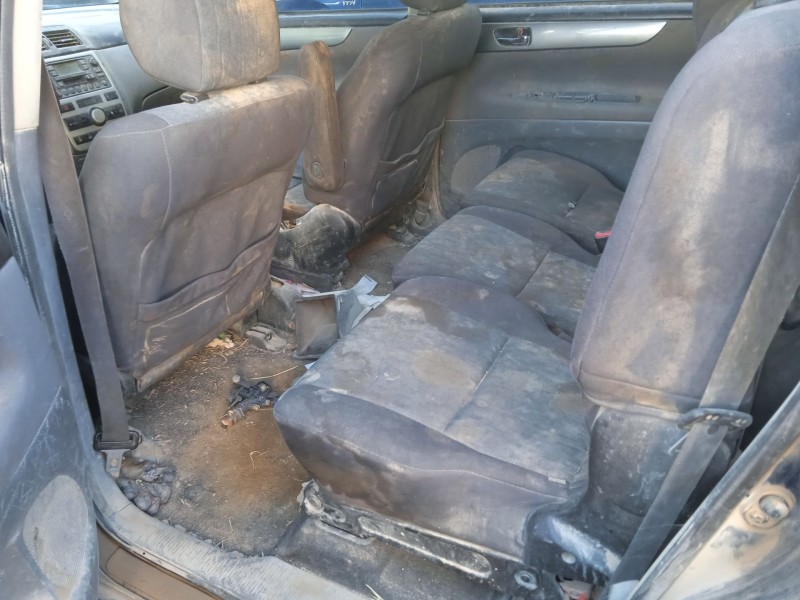 toyota ipsum (_m2_) del año 2001