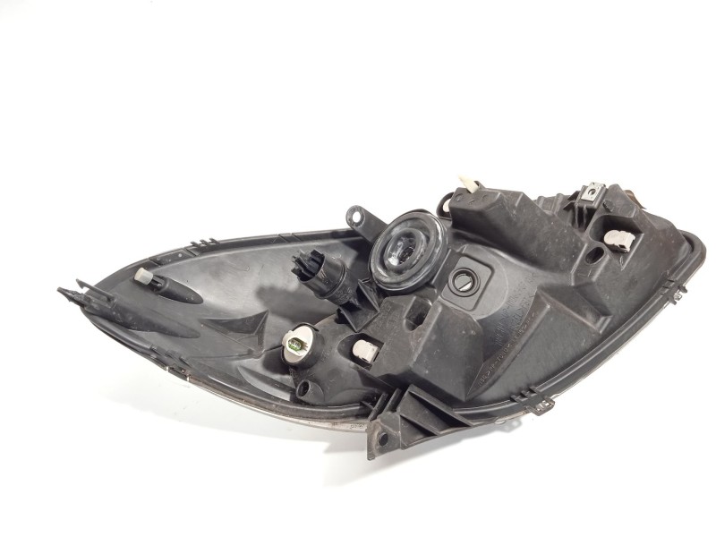 Recambio de faro izquierdo para dacia sandero 1.4 (bs0c, bs0a, bs0g, bs1f, bs0e) referencia OEM IAM 8200733878  