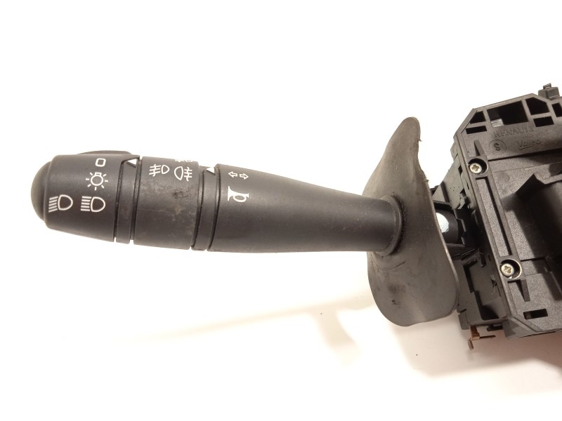 Recambio de mando intermitentes para dacia sandero 1.4 (bs0c, bs0a, bs0g, bs1f, bs0e) referencia OEM IAM 8200792587  