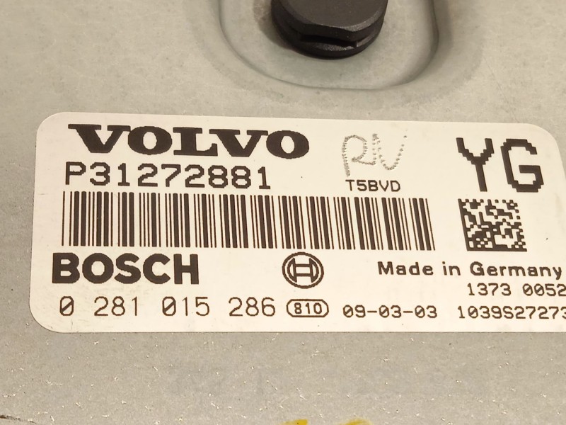 Recambio de centralita motor uce para volvo s80 ii (124) d5 referencia OEM IAM P31272881  0281015286