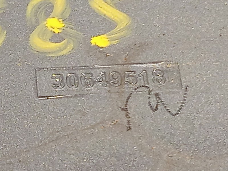 Recambio de tapa exterior combustible para volvo s80 ii (124) d5 referencia OEM IAM 30649518  