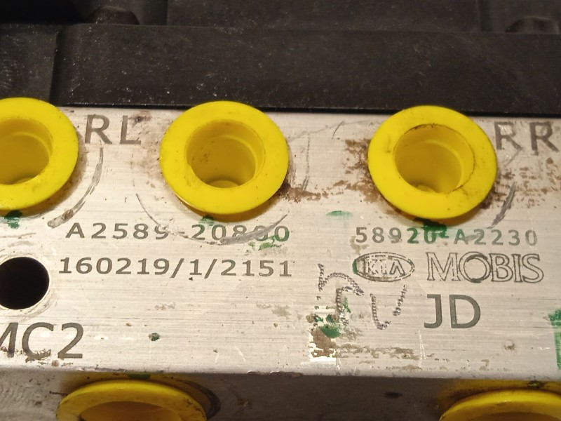Recambio de abs para kia cee´d drive referencia OEM IAM 58920A2230 6158945200 A258920800