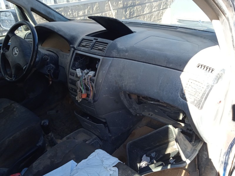 toyota ipsum (_m2_) del año 2003