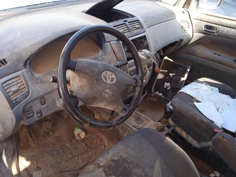 toyota ipsum (_m2_) del año 2003