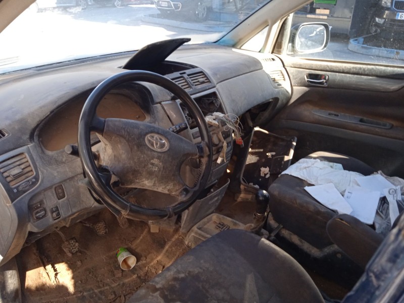 toyota ipsum (_m2_) del año 2003