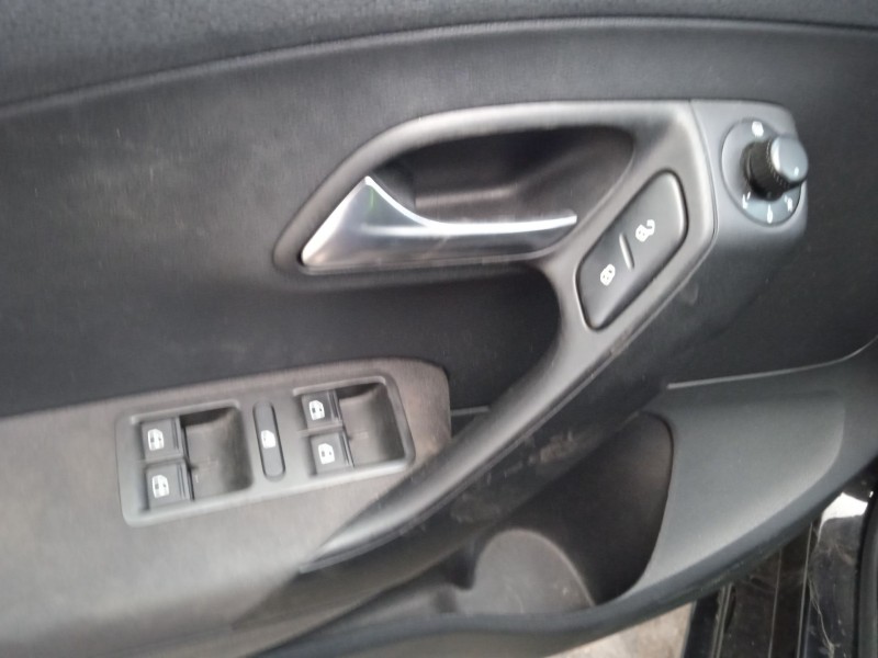 volkswagen polo v (6r1, 6c1) del año 2009