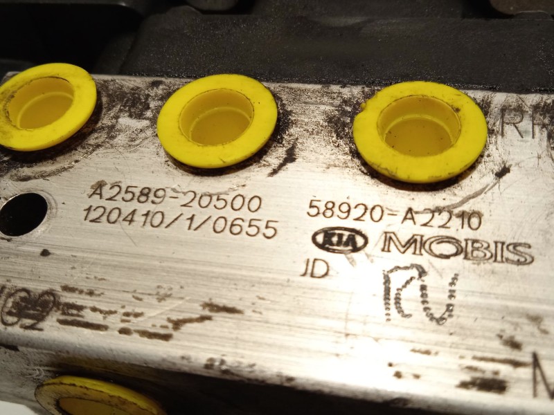 Recambio de abs para kia cee´d drive referencia OEM IAM 58920A2210 6158945200 A258920500
