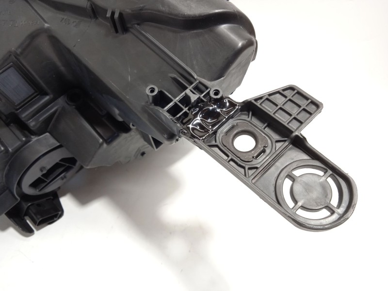 Recambio de faro derecho para citroën c4 iii 1.2 referencia OEM IAM 9830649280  73374698