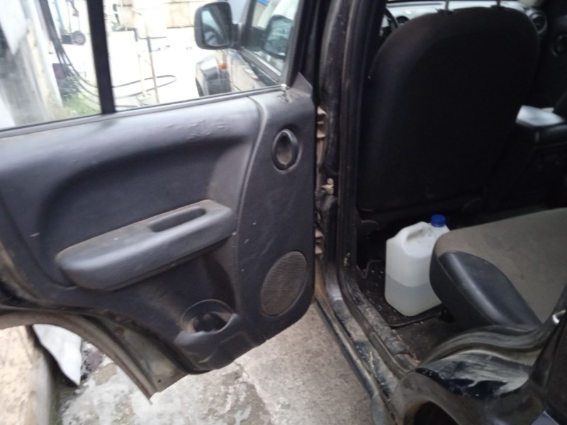 jeep cherokee (kj) del año 2004