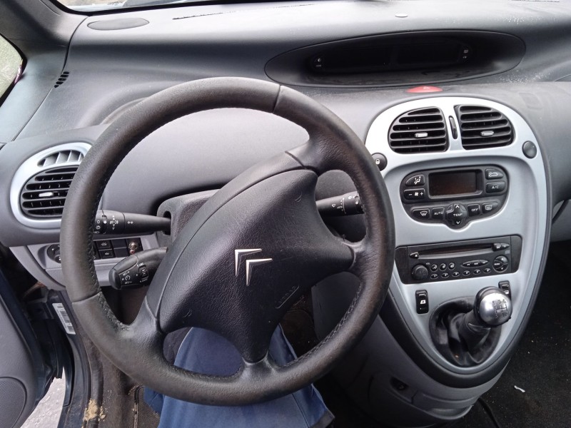 citroën xsara picasso (n68) del año 2011