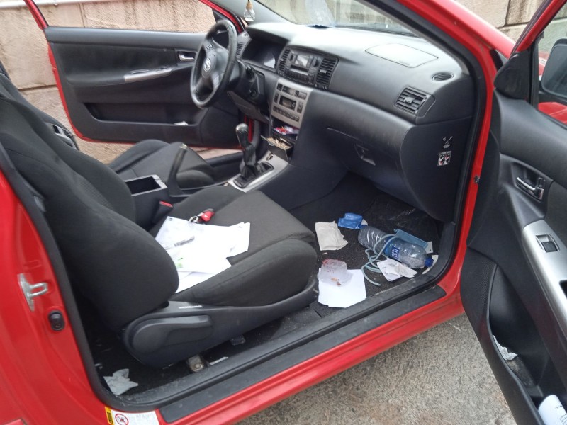 toyota corolla (_e12_) del año 2005