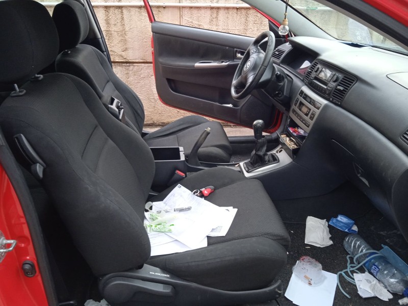 toyota corolla (_e12_) del año 2005