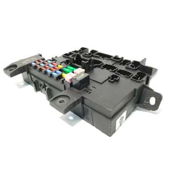 CAJA RELES / FUSIBLES 8637B680 