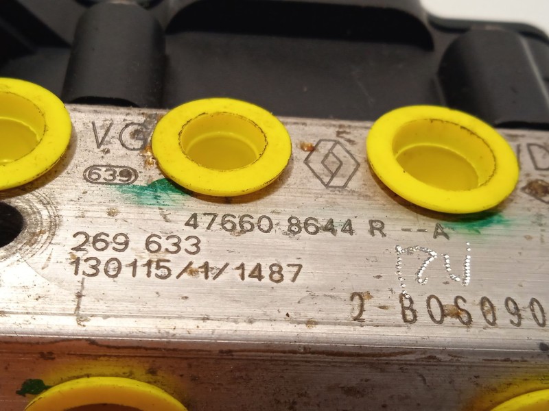 Recambio de abs para dacia sandero laureate referencia OEM IAM 476608644R 22651066455 269633