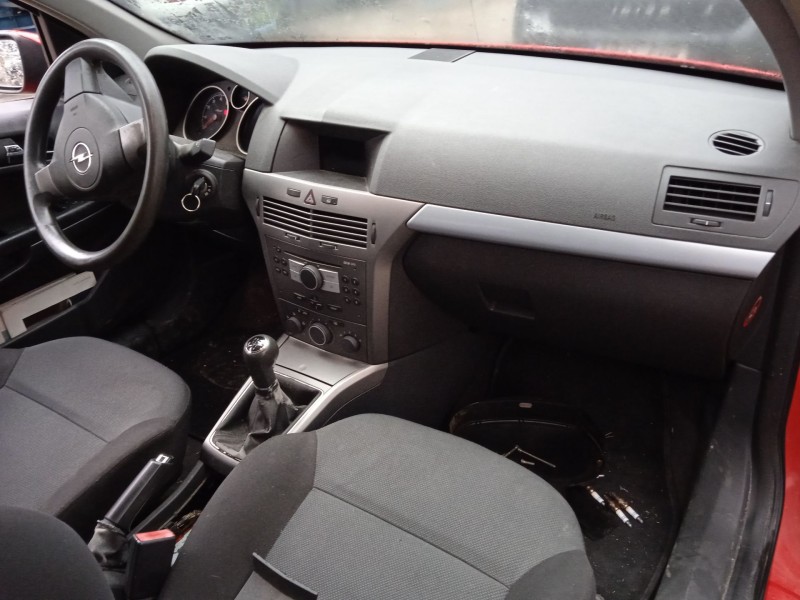 opel astra h (a04) del año 2004