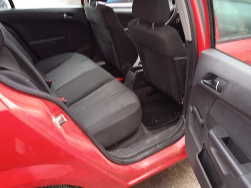 opel astra h (a04) del año 2004