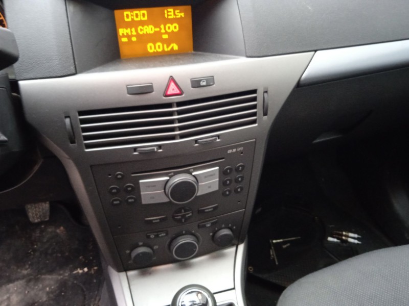 opel astra h (a04) del año 2004