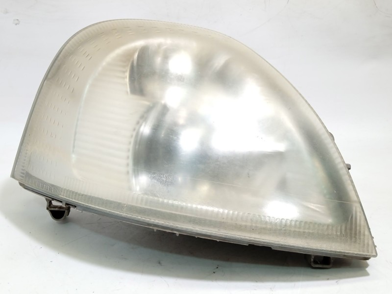 Recambio de faro derecho para opel movano a furgoneta (x70) 2.5 cdti (fd) referencia OEM IAM 8200163518  