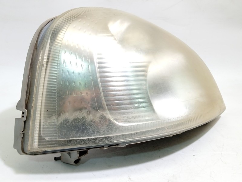Recambio de faro derecho para opel movano a furgoneta (x70) 2.5 cdti (fd) referencia OEM IAM 8200163518  