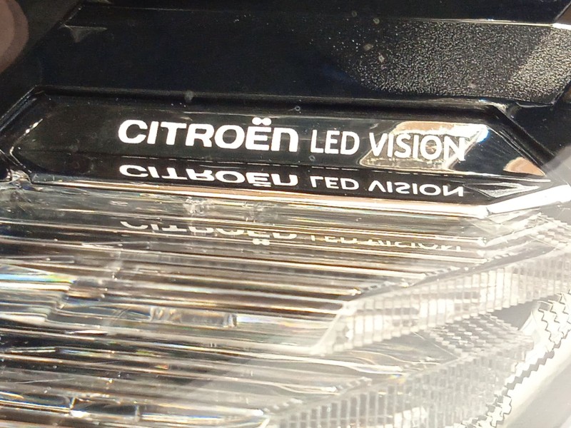 Recambio de faro derecho para citroën c4 iii 1.2 referencia OEM IAM 9830649280  73374698