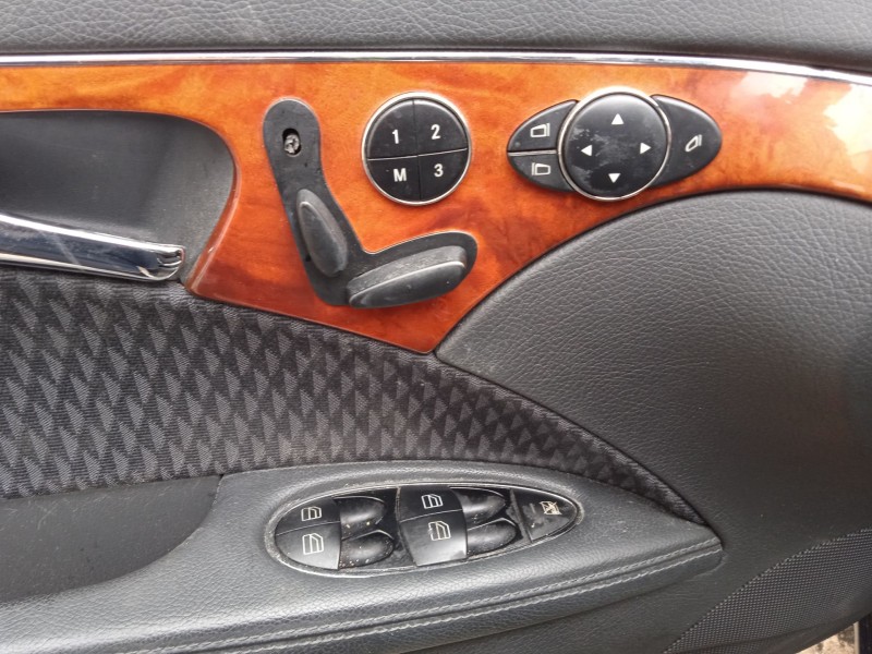 mercedes-benz clase e (w211) del año 2004