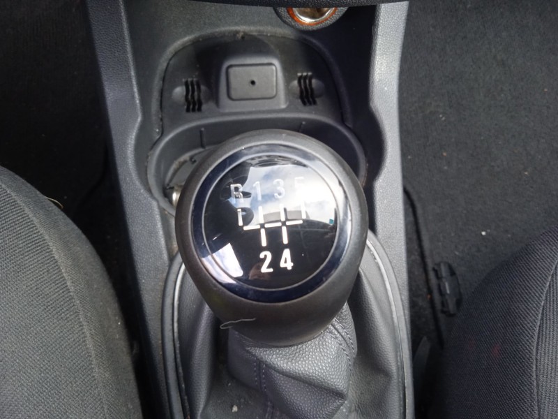 opel corsa d (s07) del año 2012