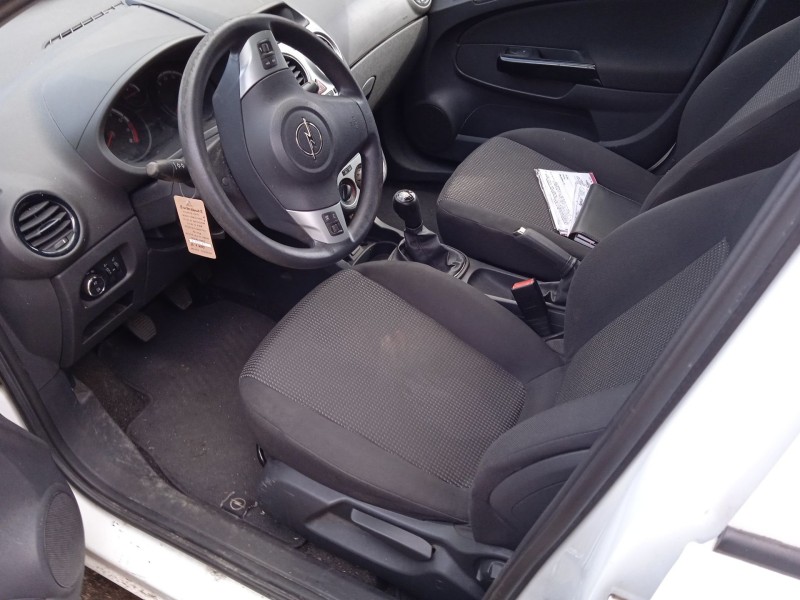 opel corsa d (s07) del año 2012