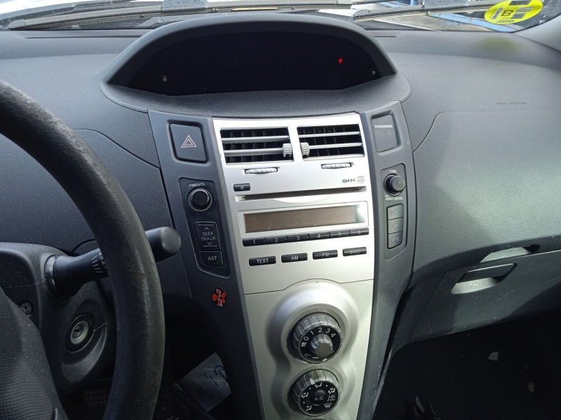 toyota yaris (_p9_) del año 2008