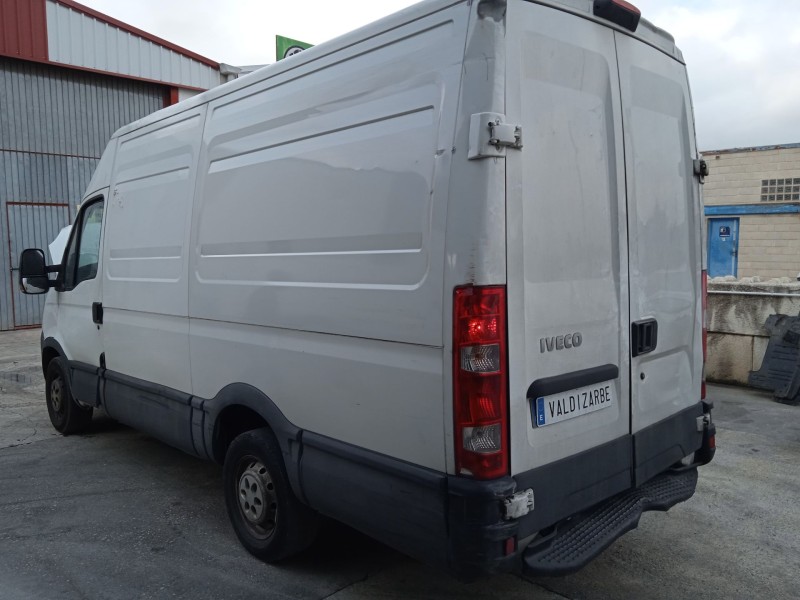 iveco daily v furgoneta del año 2011