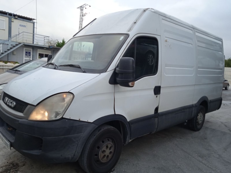 iveco daily v furgoneta del año 2011