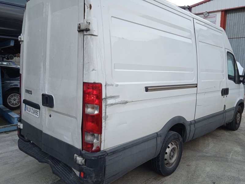 iveco daily v furgoneta del año 2011