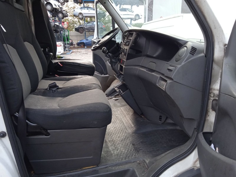 iveco daily v furgoneta del año 2011